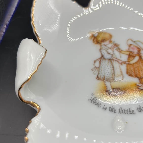 Vintage Holly Hobbie trinket dish White Decorative Leaf-Shaped Dish w/Gold Trim - Picture 5 of 6